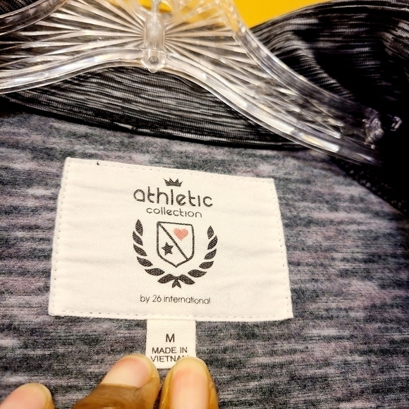 Athletic Collection | Women's Full Zipper Light Jacket (Size Medium) - Picture 2 of 10